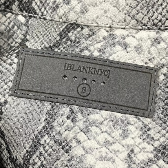 Blank NYC Faux Leather Snake Print Zip Moto Jacket Gray Size Small - Picture 5 of 7